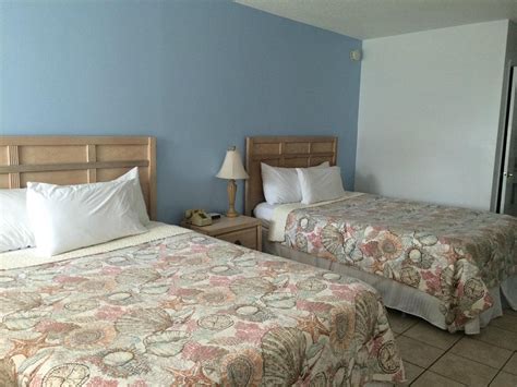 Gulf breeze motel - Gulf Breeze Motel, Dauphin Island: See 203 traveller reviews, 77 user photos and best deals for Gulf Breeze Motel, ranked #1 of 1 Dauphin Island hotel, rated 4 of 5 at Tripadvisor.